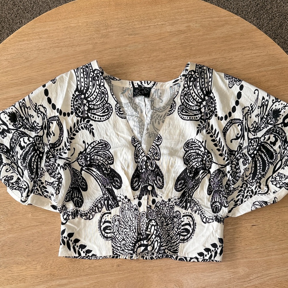 Elegant Black and White Women's Blouse